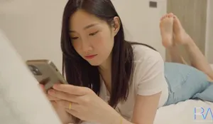 Xinh đẹp nhưng vẫn bị anh xã địt nhau, bà xã buồn tình cho anh giao hàng trả bài luôn